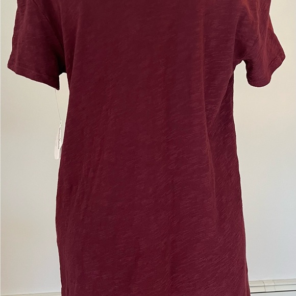 NWT 100% cotton Wilt Nieman Marcus maroon tee - Picture 2 of 6